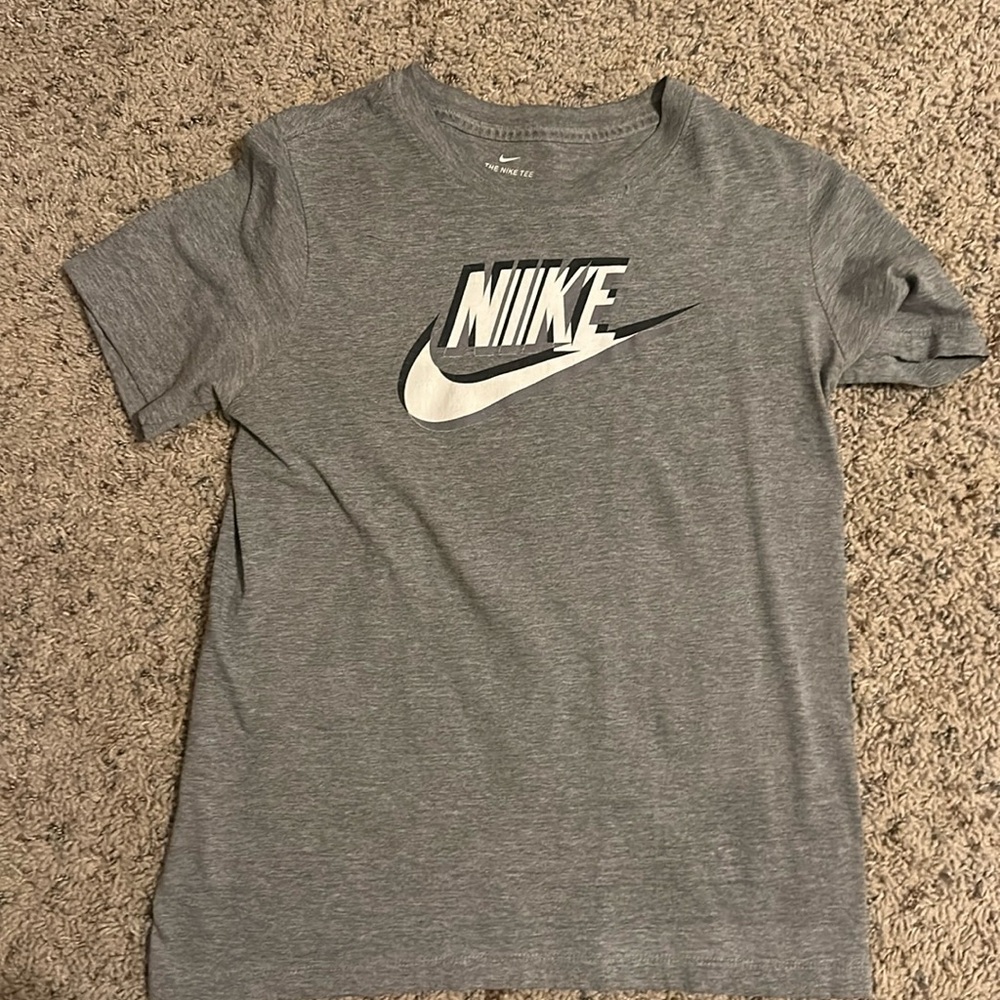 Nike- YL T-Shirt